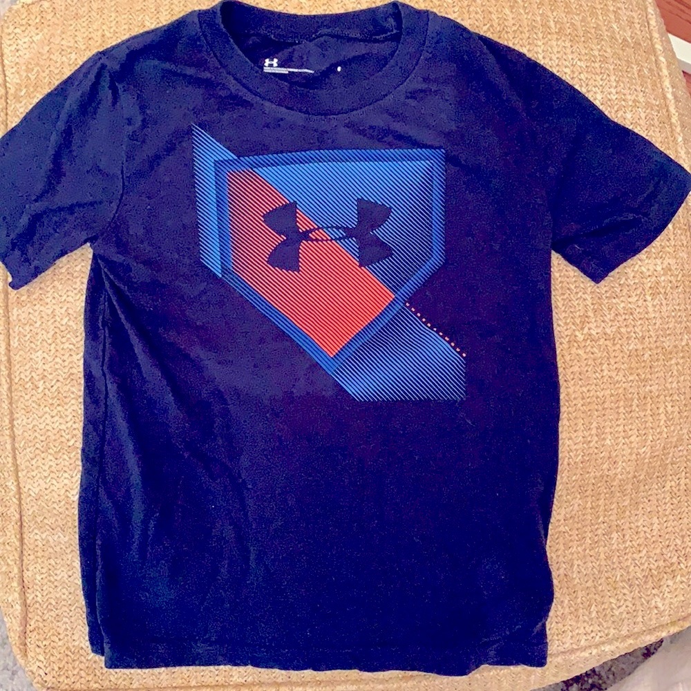 Under Armour Cotton Tee in Size 6